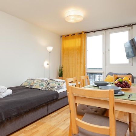 Apartment Grzybowska by Renters Warszawa Zewnętrze zdjęcie