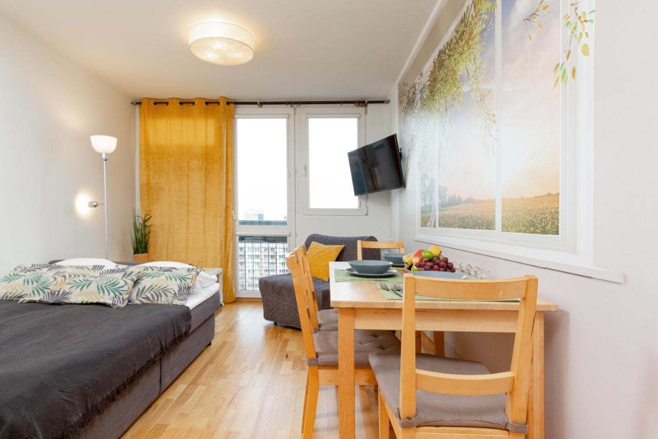 Apartment Grzybowska by Renters Warszawa Zewnętrze zdjęcie